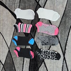 TJ MAXX NWOT NO-SHOW ASSORTED 8 PAIRS SOCK BUNDLE